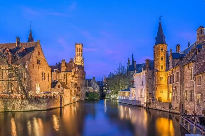 Framed Print : Bruges, Belgium night scene on the Rozenhoedkaai River Framed Print : Bruges, Belgium night scene on the Rozenhoedkaai River