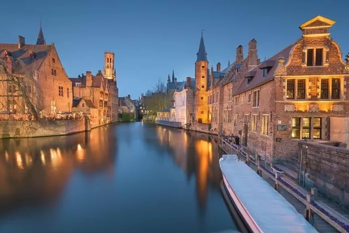 Framed Print : Bruges, Belgium night scene on the Rozenhoedkaai River Framed Print : Bruges, Belgium night scene on the Rozenhoedkaai River