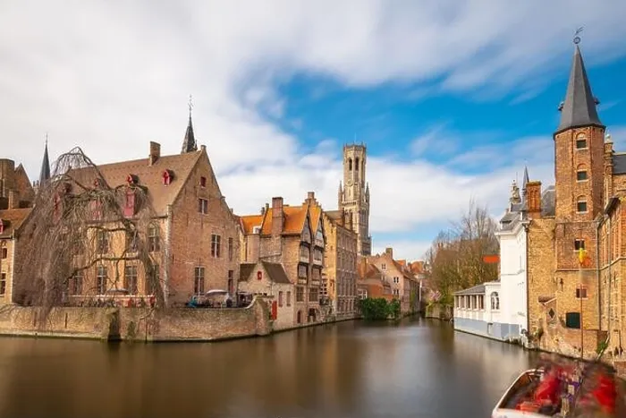 Framed Print : Bruges, Belgium scene on the Rozenhoedkaai River Framed Print : Bruges, Belgium scene on the Rozenhoedkaai River