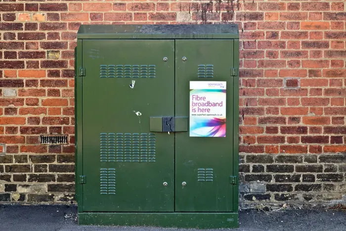 Framed Print : BT Openreach fibre broadband green street cabinet, seen in St Ives, Cambridgeshire, England Framed Print : BT Openreach fibre broadband green street cabinet, seen in St Ives, Cambridgeshire, England