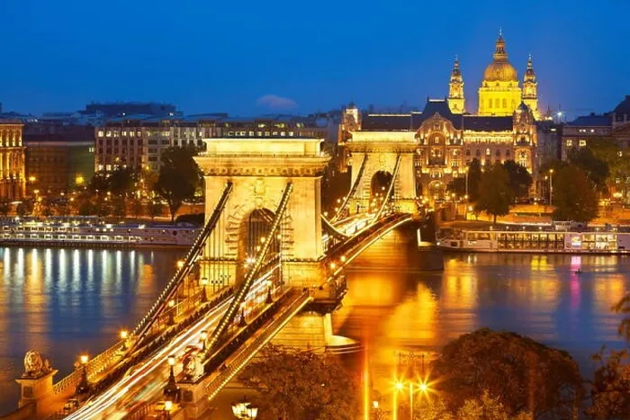 Framed Print : Budapest - View at Hungarian Chain Bridge and St Stephen Basilica at night, Budapest, Hungary Framed Print : Budapest - View at Hungarian Chain Bridge and St Stephen Basilica at night, Budapest, Hungary