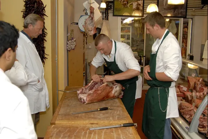Framed Print : Butchery class at Ginger Pig 8 10 Moxon Street London W1U 4EW Framed Print : Butchery class at Ginger Pig 8 10 Moxon Street London W1U 4EW