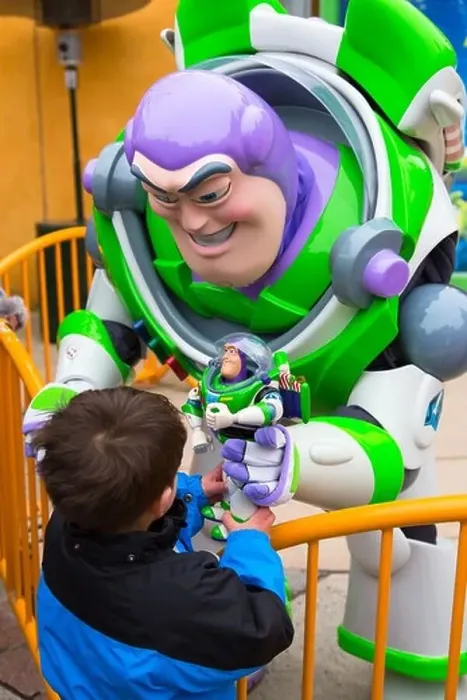 Framed Print : Buzz Lightyear Character Meet and Greet, Disneyland Paris Framed Print : Buzz Lightyear Character Meet and Greet, Disneyland Paris