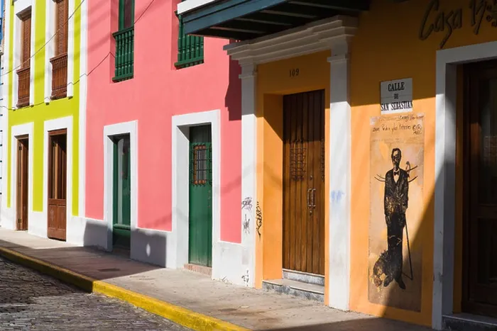 Framed Print : Calle de San Sebastian, Old San Juan, Puerto Rico Framed Print : Calle de San Sebastian, Old San Juan, Puerto Rico