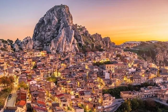 Framed Print : Caltabellota, Sicily, Italy historic town in Sicily at dusk Framed Print : Caltabellota, Sicily, Italy historic town in Sicily at dusk