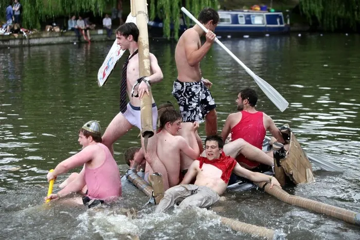 Framed Print : CAMBRIDGE UNIVERSITY STUDENTS ON SUICIDE SUNDAY BOAT RACE ON THE RIVER CAM IN CAMBRIDGE JUNE TO CELEBRATE THE END OF EXAMS Framed Print : CAMBRIDGE UNIVERSITY STUDENTS ON SUICIDE SUNDAY BOAT RACE ON THE RIVER CAM IN CAMBRIDGE JUNE TO CELEBRATE THE END OF EXAMS