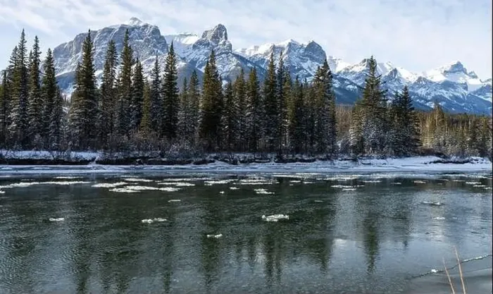 Framed Print : Canadian Rockies beautiful scenery in winter Framed Print : Canadian Rockies beautiful scenery in winter