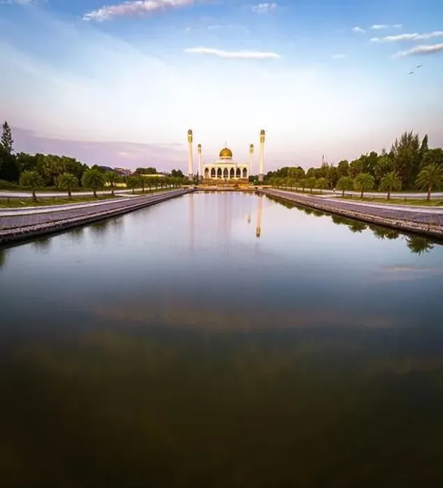 Framed Print : Central Mosque in Songkhla, Thailand Framed Print : Central Mosque in Songkhla, Thailand