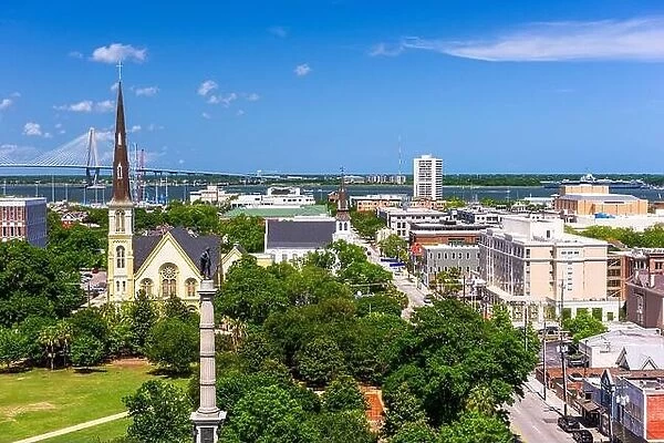 Charleston, South Carolina, USA downtown skyline