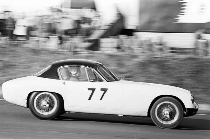 Framed Print : The Chequered Flag team Lotus Elite racing at Brands Hatch, England, Boxing Day 1960