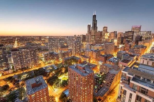 Chicago, Illinois, USA aerial cityscape at dusk