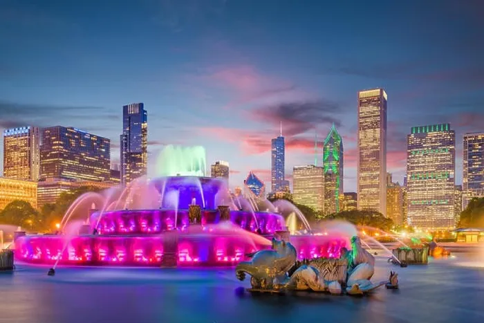 Framed Print : Chicago, Illinois, USA skyline from Buckingham Fountain at dusk Framed Print : Chicago, Illinois, USA skyline from Buckingham Fountain at dusk