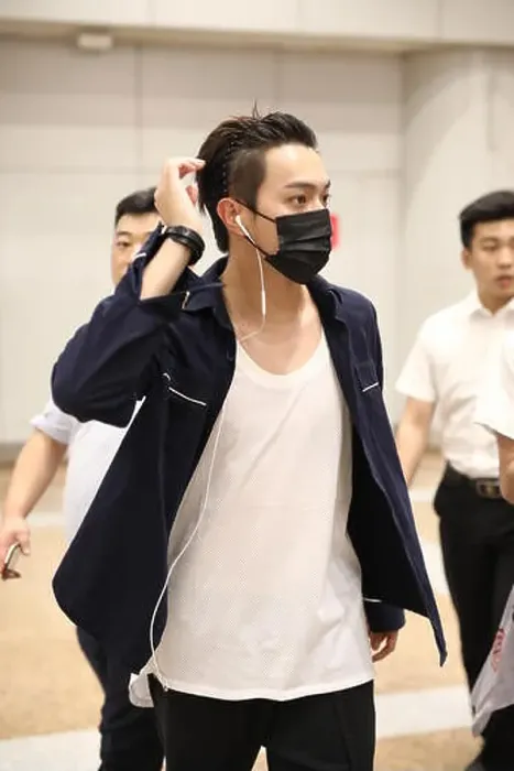 Framed Print : Chinese singer and actor Xukai arrives at the Beijing Capital International Airport after landing in Beijing Framed Print : Chinese singer and actor Xukai arrives at the Beijing Capital International Airport after landing in Beijing