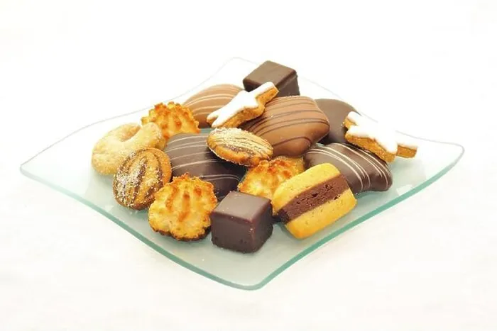 Framed Print : Christmas cookies on a glass plate. Christmas biscuits with decoration Framed Print : Christmas cookies on a glass plate. Christmas biscuits with decoration