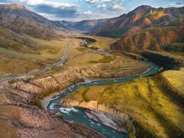 Framed Print : Chuya River in the Kurai Steppe, Altai Mountains, Siberia, Russia. Aerial view from a drone. Beautiful autumn landscape Framed Print : Chuya River in the Kurai Steppe, Altai Mountains, Siberia, Russia. Aerial view from a drone. Beautiful autumn landscape