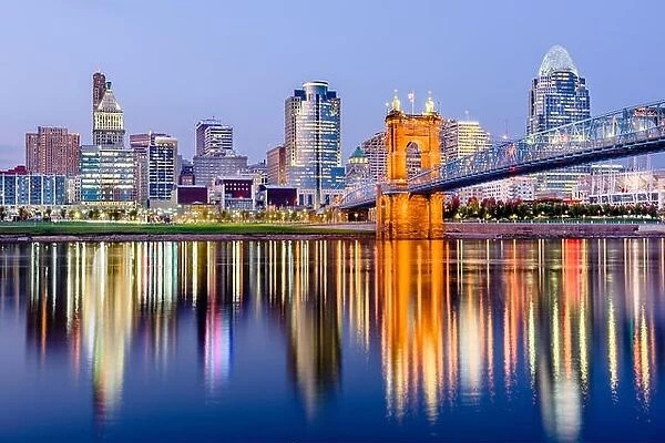 Cincinnati, Ohio, USA downtown skyline on the Ohio River
