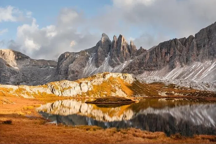 Framed Print : Clear turquoise water of alpine lake Piani in the Tre Cime Di Laveredo National Park, Dolomites, Italy Framed Print : Clear turquoise water of alpine lake Piani in the Tre Cime Di Laveredo National Park, Dolomites, Italy