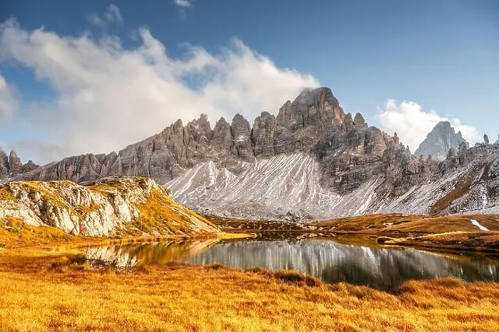 Framed Print : Clear turquoise water of alpine lake Piani in the Tre Cime Di Laveredo National Park, Dolomites, Italy Framed Print : Clear turquoise water of alpine lake Piani in the Tre Cime Di Laveredo National Park, Dolomites, Italy