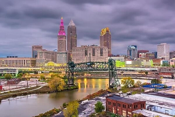 Cleveland, Ohio, USA skyline on the river