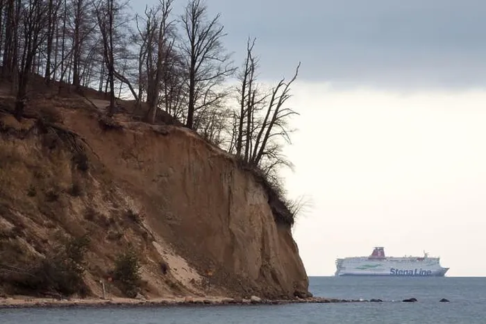 Framed Print : Cliff in Gdynia Orlowo, Poland. December 15th 2019 © Wojciech Strozyk / Alamy Stock Photo Framed Print : Cliff in Gdynia Orlowo, Poland. December 15th 2019 © Wojciech Strozyk / Alamy Stock Photo