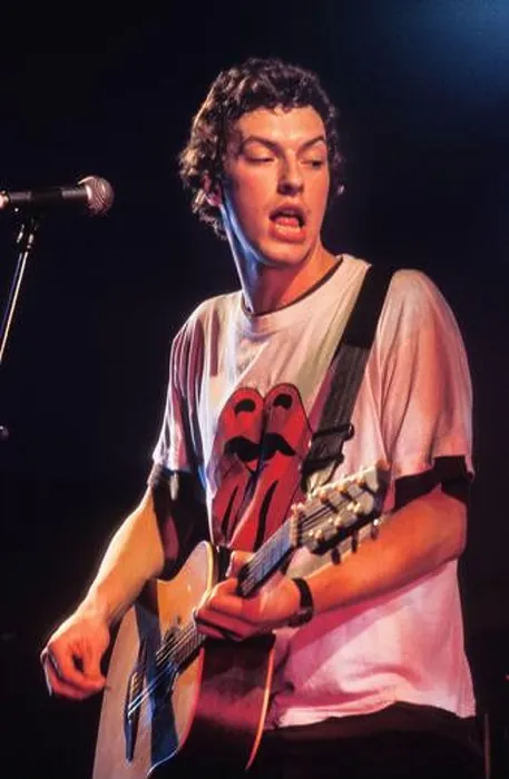 Framed Print : COLDPLAY, CHRIS MARTIN, JAN 2000: A very young Chris Martin of rock band Coldplay Framed Print : COLDPLAY, CHRIS MARTIN, JAN 2000: A very young Chris Martin of rock band Coldplay