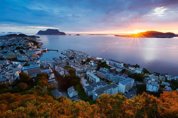 Framed Print : Colorful sunset in Alesund port town Framed Print : Colorful sunset in Alesund port town