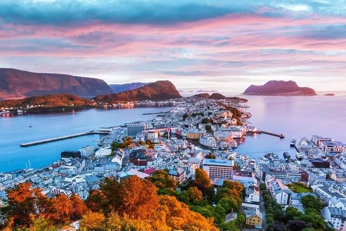 Framed Print : Colorful sunset in Alesund port town on western coast of Norway. Place where the ocean meet the mountains. Landscape photography Framed Print : Colorful sunset in Alesund port town on western coast of Norway. Place where the ocean meet the mountains. Landscape photography