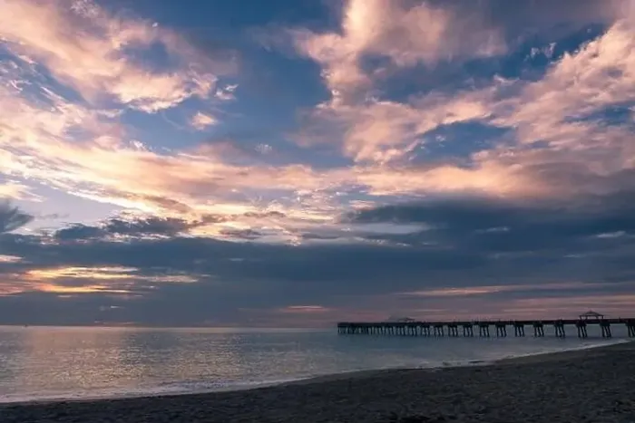 Framed Print : A colourful sunrise over Juno Beach, Florida, USA Framed Print : A colourful sunrise over Juno Beach, Florida, USA