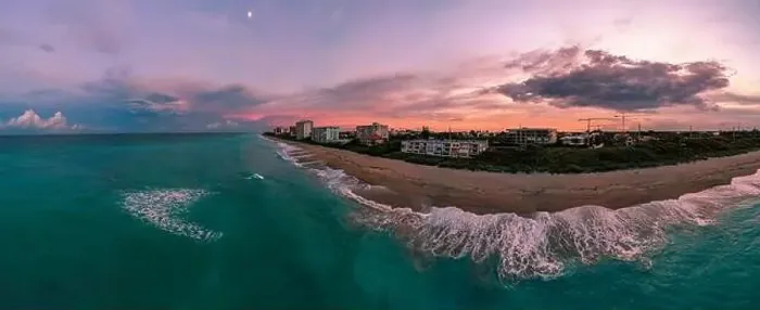Framed Print : A colourful sunrise over Juno Beach, Florida, USA Framed Print : A colourful sunrise over Juno Beach, Florida, USA