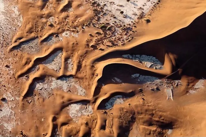Framed Print : Contrasted abstract of the Oxide rich red sand dunes in the great sand sea of Namibia