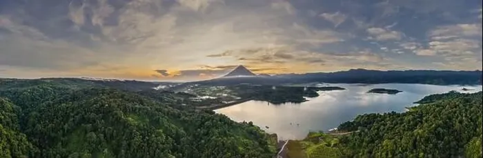 Framed Print : Costa Rica morining over Arenal vulcano Framed Print : Costa Rica morining over Arenal vulcano