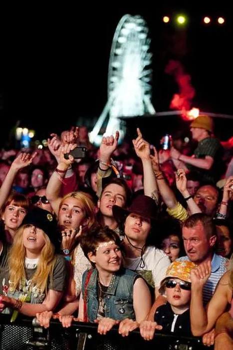 Framed Print : The crowd watch The Stone Roses performing at the Isle of Wight Festival, in Seaclose Park, Newport, Isle of Wight Framed Print : The crowd watch The Stone Roses performing at the Isle of Wight Festival, in Seaclose Park, Newport, Isle of Wight