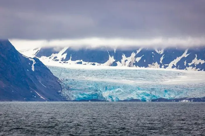 Framed Print : cruising in the Arctic in the Isfjorden on Svalbard, Norway Framed Print : cruising in the Arctic in the Isfjorden on Svalbard, Norway