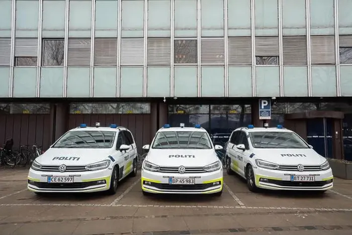 Framed Print : Danish Police Cars outside the Copenhagen City Police Station / Københavns Politis ekspedition (Københavns Politi) Framed Print : Danish Police Cars outside the Copenhagen City Police Station / Københavns Politis ekspedition (Københavns Politi)