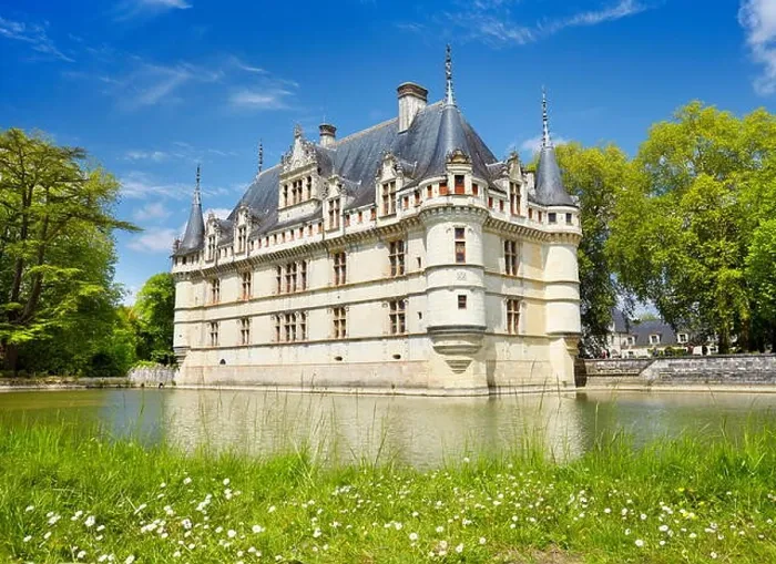Framed Print : D'Azay-le-Rideau Castle, Loire Valley, France Framed Print : D'Azay-le-Rideau Castle, Loire Valley, France