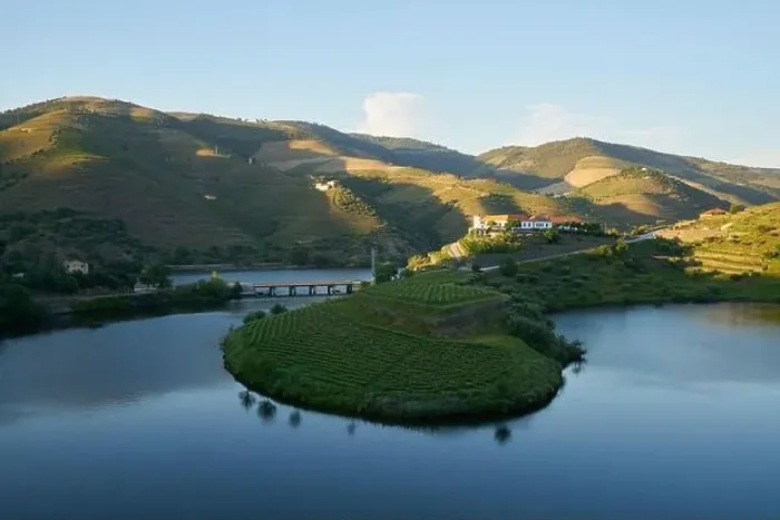 Framed Print : Douro wine valley regions shape bend river in Quinta do Tedo at sunset, in Portugal Framed Print : Douro wine valley regions shape bend river in Quinta do Tedo at sunset, in Portugal