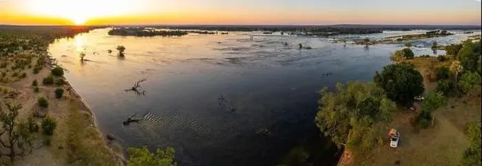 Framed Print : A dramatic aerial perspective of the Zambezi river in Zimbabwe's Zambezi National Park Framed Print : A dramatic aerial perspective of the Zambezi river in Zimbabwe's Zambezi National Park