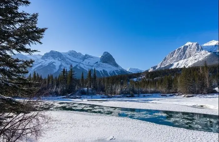 Framed Print : Drift ice floating on Bow River in winter Framed Print : Drift ice floating on Bow River in winter