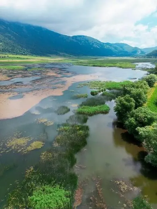 Framed Print : Drone-captured photograph at Lake Matese Framed Print : Drone-captured photograph at Lake Matese