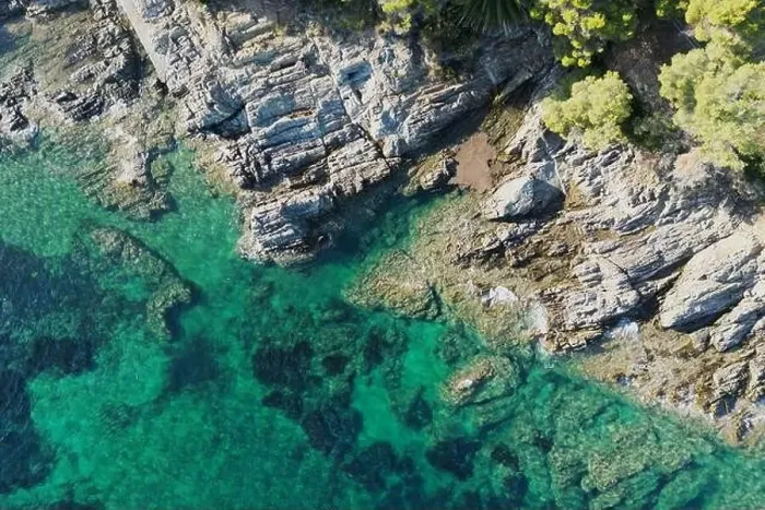 Framed Print : Drone Photo looking down on a rocky cove in Les Issambres in the South of France Framed Print : Drone Photo looking down on a rocky cove in Les Issambres in the South of France
