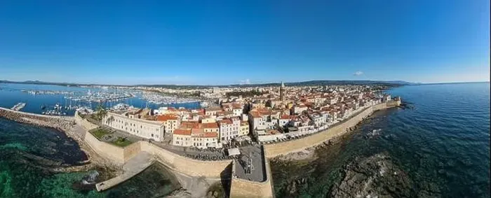 Framed Print : Drone view at the historical town of Alghero on Sardinia in Italy Framed Print : Drone view at the historical town of Alghero on Sardinia in Italy