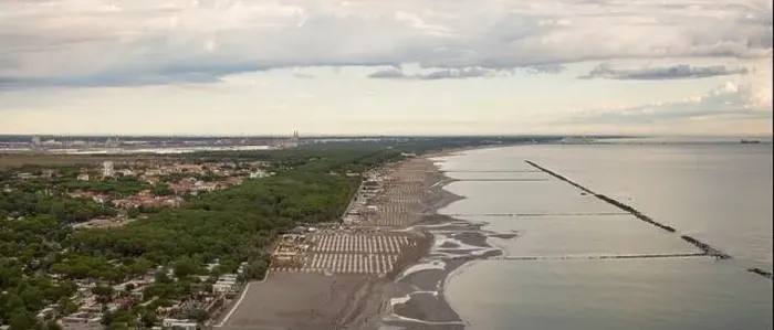 Framed Print : Drone view of sandy beach with umbrellas and gazebos.Summer vacation concept, Adriatic coast, Emilia Romagna, Italy Framed Print : Drone view of sandy beach with umbrellas and gazebos.Summer vacation concept, Adriatic coast, Emilia Romagna, Italy