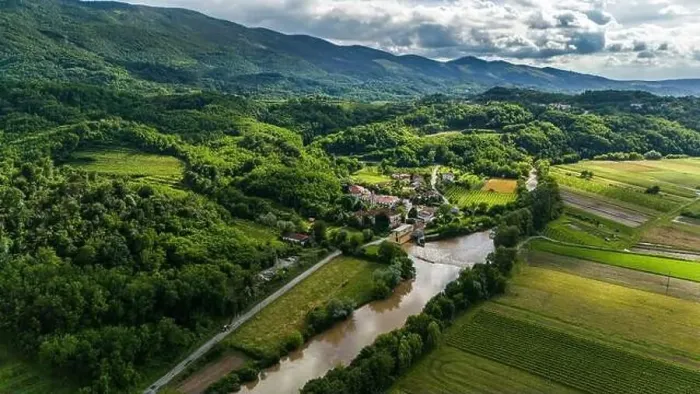 Framed Print : Drone's Eye View of Verdant Hills and Vineyards in Slovenia Framed Print : Drone's Eye View of Verdant Hills and Vineyards in Slovenia