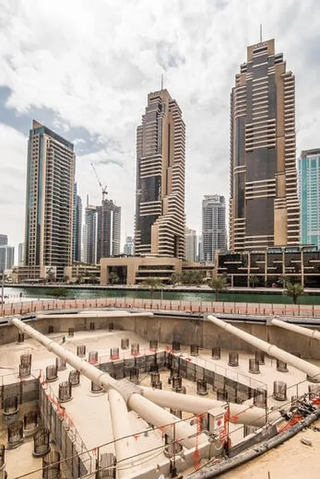 Framed Print : Dubai, United Arab Emirates - October, 2018: Construction of new skycraper in Dubai Framed Print : Dubai, United Arab Emirates - October, 2018: Construction of new skycraper in Dubai