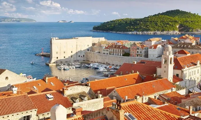 Framed Print : Dubrovnik Old Town, aerial view from City Walls to Harbour, Croatia Framed Print : Dubrovnik Old Town, aerial view from City Walls to Harbour, Croatia