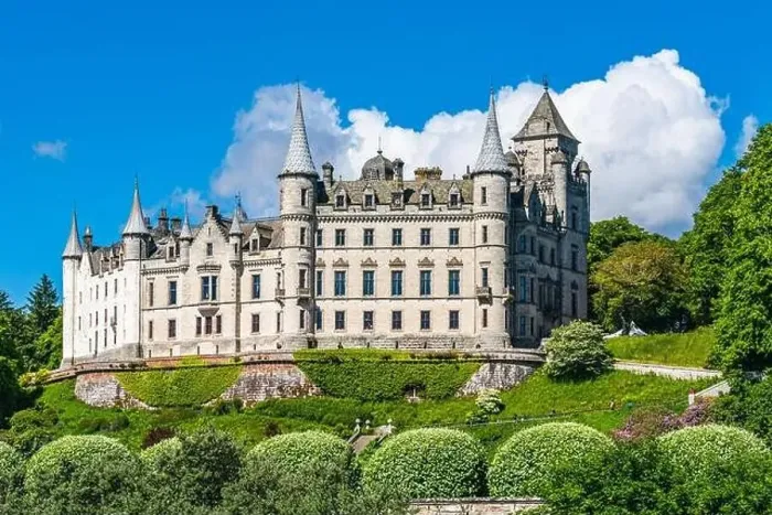 Framed Print : Dunrobin Castle and Gardens, NC500, Scotland, UK Framed Print : Dunrobin Castle and Gardens, NC500, Scotland, UK