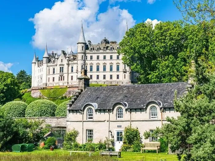Framed Print : Dunrobin Castle and Gardens, NC500, Scotland, UK Framed Print : Dunrobin Castle and Gardens, NC500, Scotland, UK