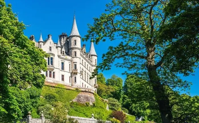 Framed Print : Dunrobin Castle and Gardens, NC500, Scotland, UK Framed Print : Dunrobin Castle and Gardens, NC500, Scotland, UK