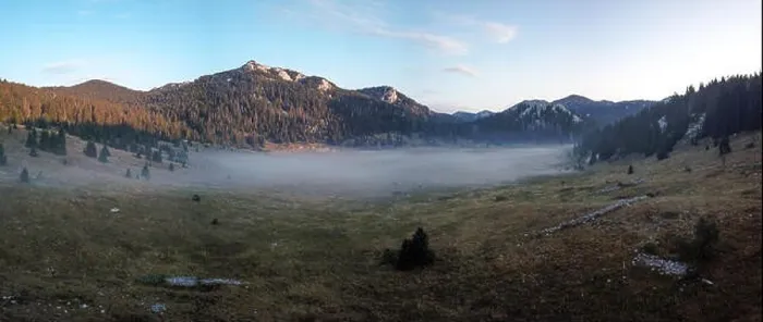 Framed Print : Early morning mist at Veliki Lubenovac, Northern Velebit, Croatia