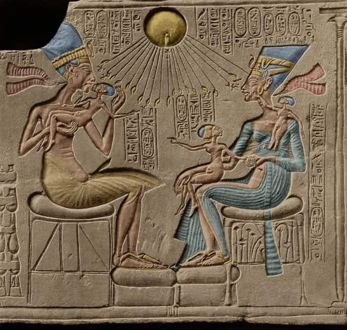 Framed Print : Egyptian Pharaoh Akhenaten and Nefertiti Framed Print : Egyptian Pharaoh Akhenaten and Nefertiti